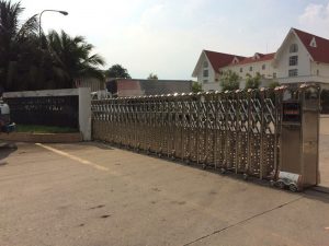 Lắp đặt motor cửa cổng xếp 1 đường ray ở Nhơn Trạch - Đồng Nai